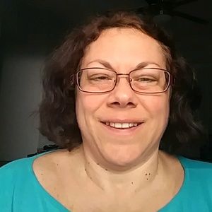 Meet your Posher, Deborah